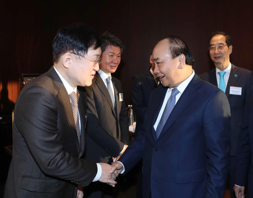 Thủ tướng Nguyễn Xuân Phúc và các đại biểu. (Ảnh: Thống Nhất/TTXVN)