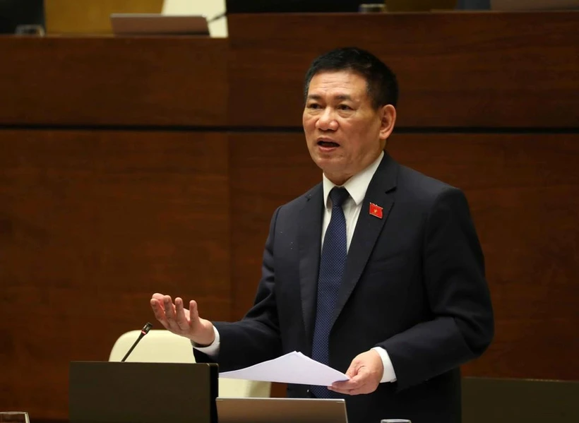 Bộ trưởng Bộ Tài chính Hồ Đức Phớc giải trình, làm rõ một số vấn đề Đại biểu Quốc hội nêu tại Kỳ họp thứ 5, Quốc hội khóa XV. (Ảnh: An Đăng/TTXVN)