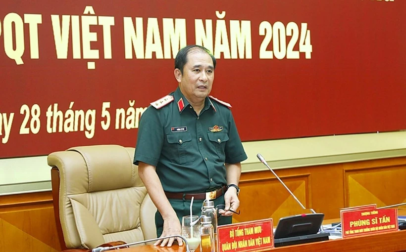 Thượng tướng Phùng Sĩ Tấn phát biểu chỉ đạo Hội nghị. (Ảnh: Hồng Pha/TTXVN)