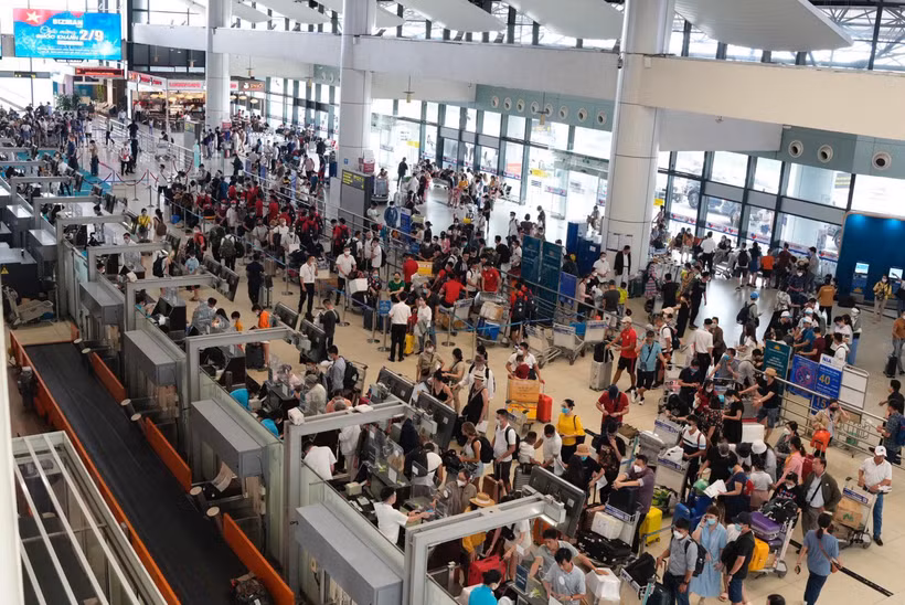 Một số đường bay trong ngày sát Tết Nguyên đán Quý Mão năm 2023 đã dần cạn vé. (Ảnh: CTV/Vietnam+)