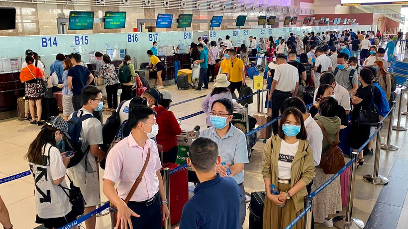 Giá vé máy bay trong dịp cao điểm nghĩ lễ 30/4-1/5 tăng cao. (Ảnh: Việt Hùng/Vietnam+)