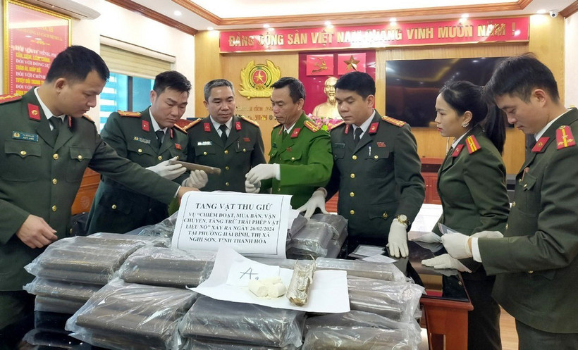 Cơ quan An ninh Điều tra Công an tỉnh Thanh Hóa đã thu giữ toàn bộ số tang vật liên quan đến vụ án. (Ảnh: TTXVN phát)