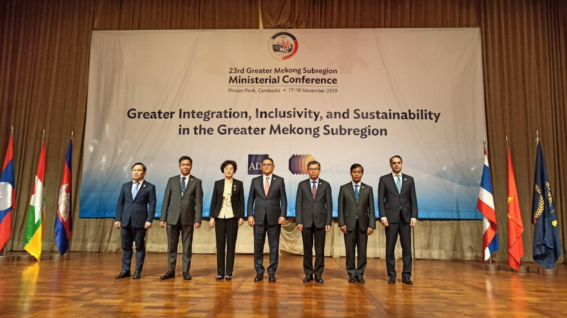 Các trưởng đoàn tham dự Hội nghị GMS 23 chụp ảnh lưu niệm. (Ảnh: PV/TTXVN)