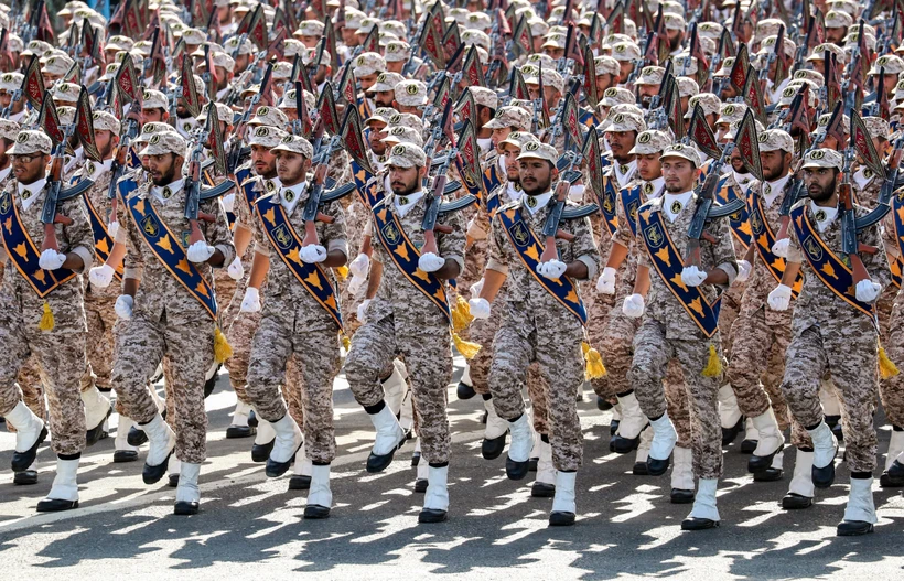 Lực lượng Vệ binh Cách mạng Hồi giáo Iran (IRGC) tại lễ duyệt binh ở Tehran ngày 22/9/2018. (Ảnh: AFP/TTXVN) 