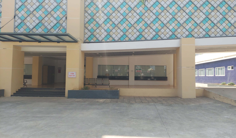 Nhà thuốc bệnh viện đa khoa tỉnh Bình Phước bị đình chỉ hoạt động vì vi phạm trong lĩnh vực y tế. (Ảnh: Đậu Tất Thành/TTXVN)