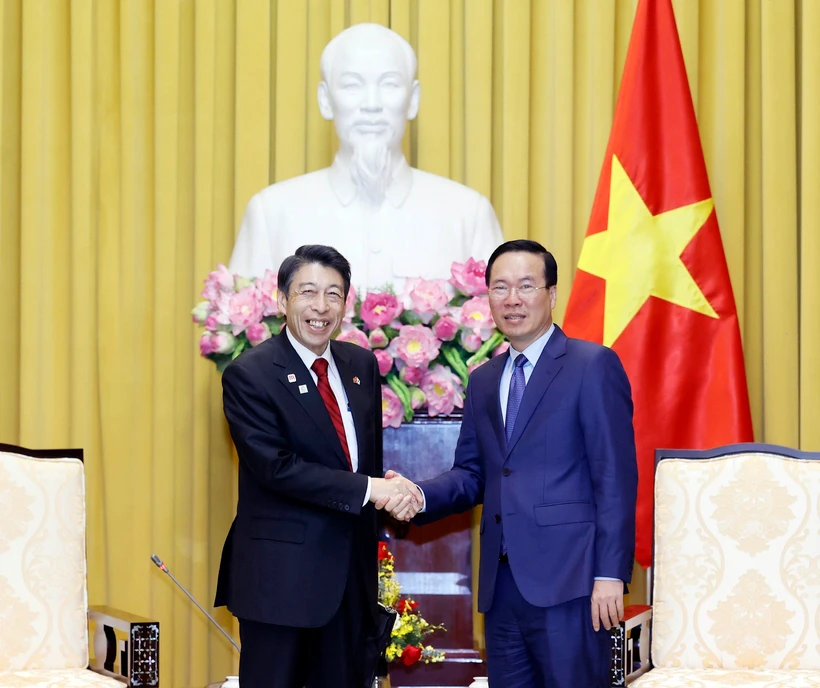 Chủ tịch nước Võ Văn Thưởng tiếp Thống đốc tỉnh Fukuoka Hattori Seitaro. (Ảnh: Thống Nhất/TTXVN)