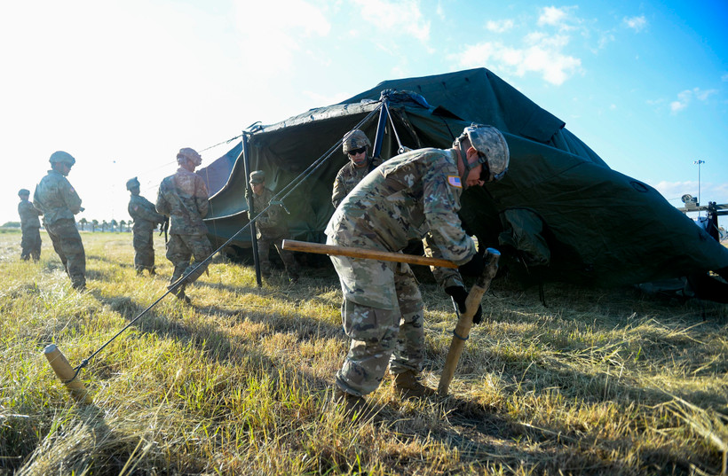 Binh sỹ Mỹ tại một căn cứ quân sự ở Fort Riley, bang Kansas, Mỹ. (Ảnh: AFP/TTXVN)
