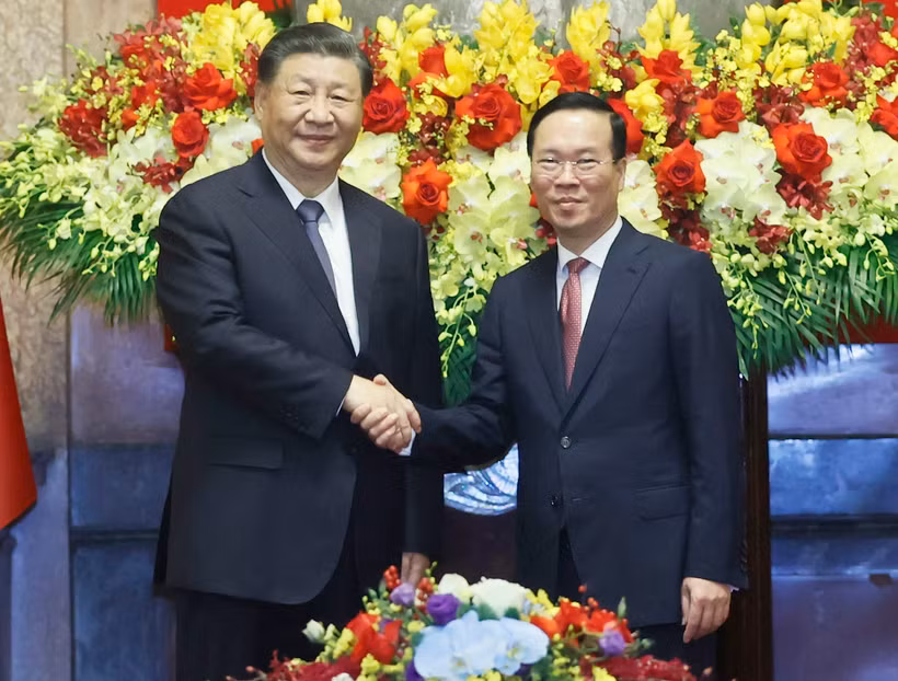 Chủ tịch nước Võ Văn Thưởng và Tổng Bí thư, Chủ tịch nước Trung Quốc Tập Cận Bình chụp ảnh chung. (Ảnh: Thống Nhất/TTXVN)