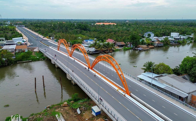 Cầu Tây Đô bắc qua sông Cần Thơ có vốn đầu tư hơn 225 tỷ đồng. (Ảnh: Thanh Liêm/TTXVN)