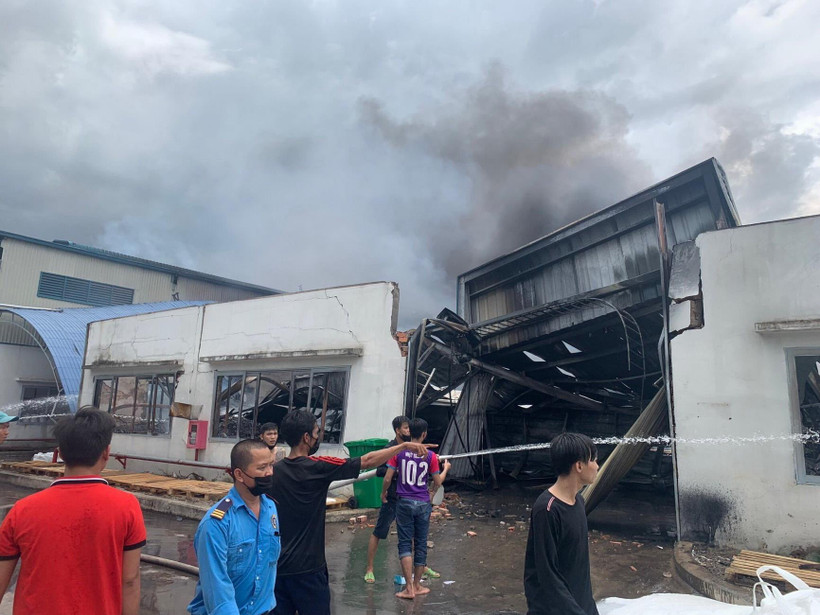 Hiện trường vụ cháy đã được khống chế. (Ảnh: Nguyễn Văn Việt/TTXVN)