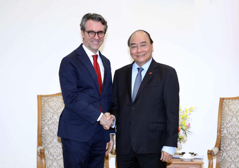 Thủ tướng Nguyễn Xuân Phúc tiếp Đại sứ, Trưởng Phái đoàn Liên minh châu Âu tại Việt Nam Pier Giorgio Alibert. (Ảnh: Thống Nhất/TTXVN)