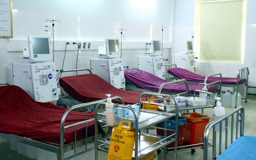 Hệ thống máy móc chạy thận cùng giường bệnh tại (Bệnh viện Hữu nghị Đa khoa tỉnh Nghệ An) đã tạm dừng hoạt động. (Ảnh: Tá Chuyên/TTXVN)