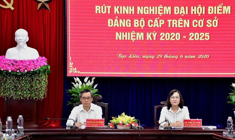 Thường trực Tỉnh ủy Bạc Liêu chủ trì Hội nghị. (Ảnh: Huỳnh Sử/TTXVN)