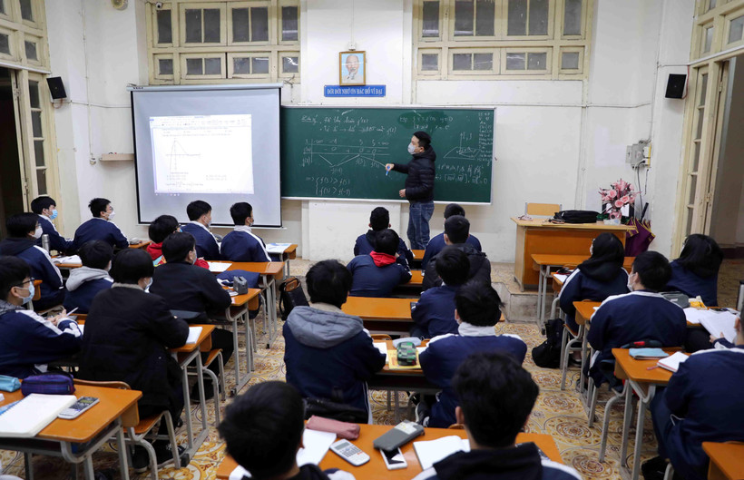 Học sinh các khối từ lớp 7 đến lớp 12 thuộc vùng xanh (cấp độ 1) và vùng vàng (cấp độ 2) trên địa bàn thành phố Hà Nội sẽ đi học trực tiếp từ ngày 8/2. (Ảnh: Thanh Tùng/TTXVN)