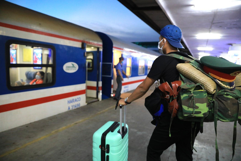 Đường sắt miễn phí hoàn toàn vé tàu cho các nhân viên y tế hỗ trợ miền Nam chống dịch COVID-19. (Ảnh minh họa: Thành Đạt/ TTXVN)