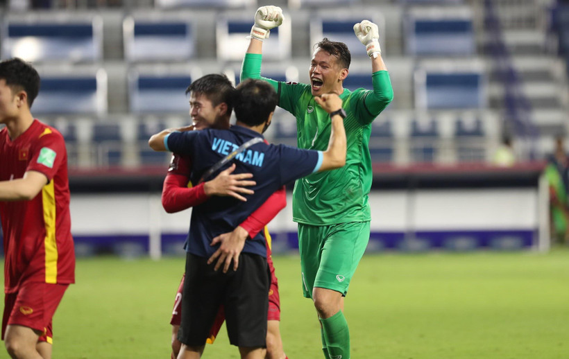 Niềm vui chiến thắng của tuyển Việt Nam. (Ảnh: Hoàng Linh/TTXVN)