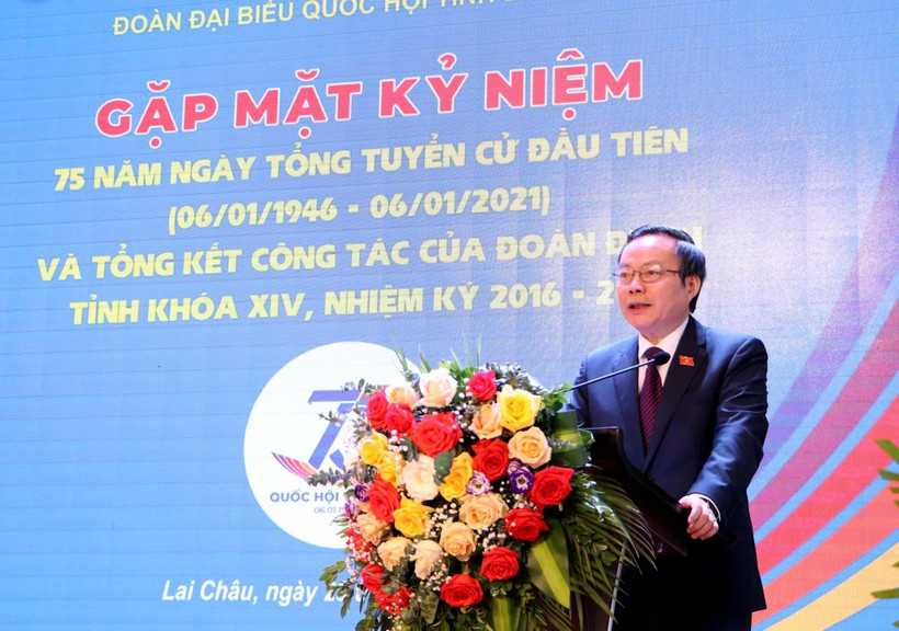 Phó Chủ tịch Quốc hội Phùng Quốc Hiển phát biểu tại lễ kỷ niệm. (Ảnh: TTXVN phát)