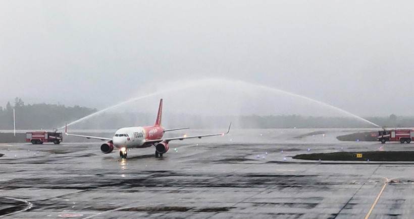 Tàu bay Vietjet hạ cánh tại sân bay Vân Đồn trong ngày 3/3. (Ảnh: CTV/Vietnam+)