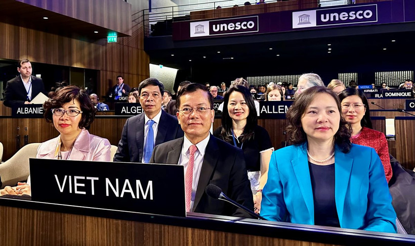 Thứ trưởng Bộ Ngoại giao Hà Kim Ngọc, Chủ tịch Ủy ban Quốc gia UNESCO Việt Nam tại Kỳ họp lần thứ 10 Đại hội đồng Công ước 2003 về bảo vệ Di sản Văn hóa Phi vật thể. (Ảnh : TTXVN phát)