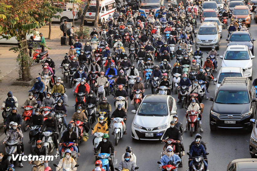 Xe máy hiện nay đóng vai trò là phương tiện đi lại chủ đạo đối với phần lớn người dân tại Việt Nam. (Ảnh: Hoài Nam/Vietnam+)