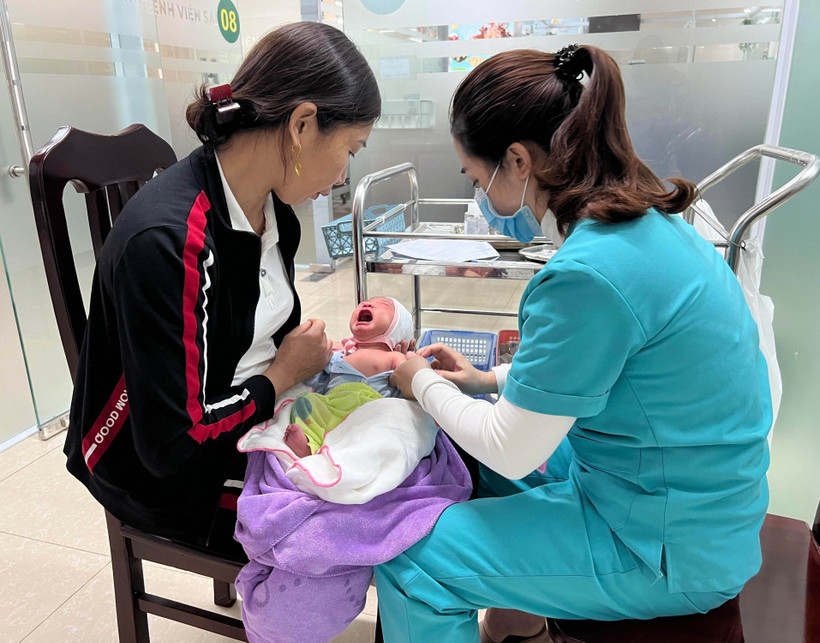 Tiêm phòng vaccine phòng, chống bệnh ho gà. (Ảnh: Thùy Dung/TTXVN)