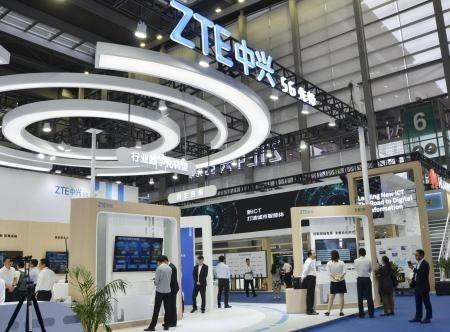 Một gian hàng của ZTE tại Hội chợ công nghệ cao Trung Quốc, Thâm Quyến ngày 14/11/2018. (Ảnh: Kyodo/ TTXVN)