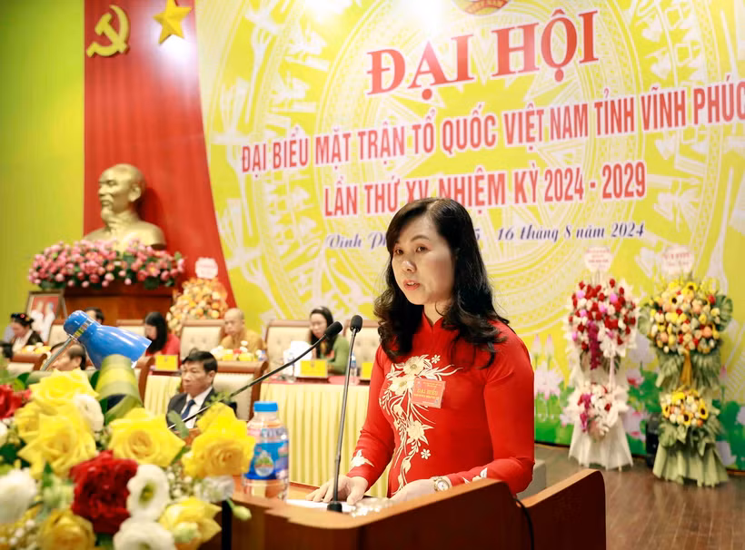 Bà Bùi Thị Thu Hằng được bầu giữ chức Chủ tịch Ủy ban Mặt trận Tổ quốc Việt Nam tỉnh Vĩnh Phúc khóa XV, nhiệm kỳ 2024-2029. (Ảnh: Hoàng Hùng/TTXVN)
