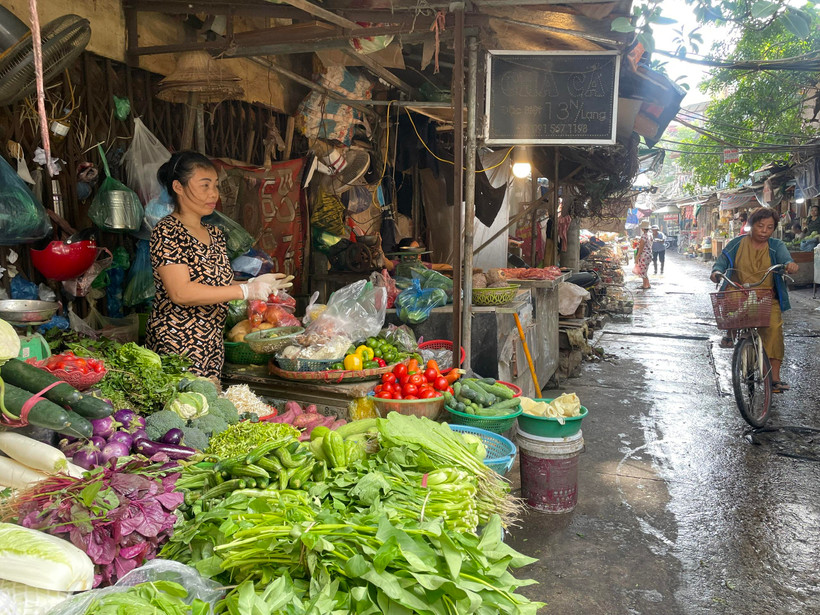 Giá rau xanh đang tăng từ 10-30% so với thời điểm đầu tháng. (Ảnh: Minh Hiếu/Vietnam+)