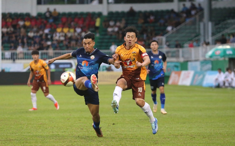 LPBank Hoàng Anh Gia Lai (áo vàng) thua trên sân nhà. (Nguồn: Báo Gia Lai)