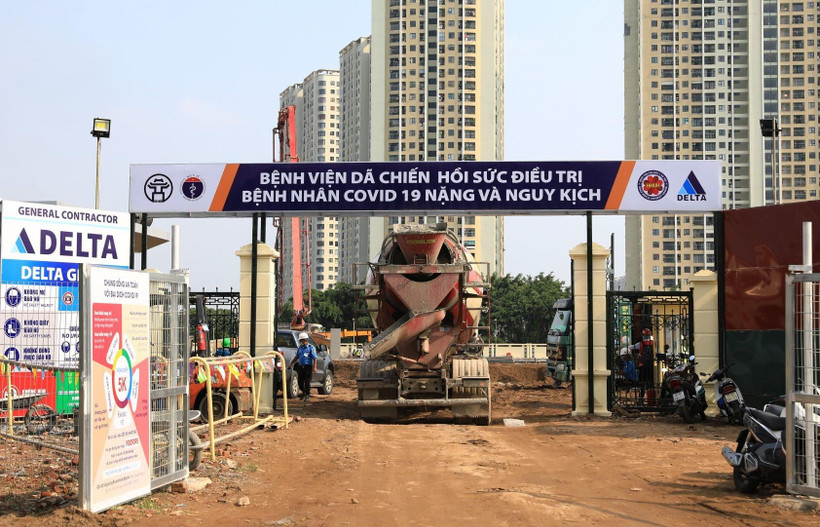 Bệnh viện dã chiến tại ngõ 587 Tam Trinh, quận Hoàng Mai có quy mô 3,5ha do Bệnh viện Đại học Y làm chủ đầu tư. Nơi đây sẽ được dùng để điều trị những bệnh nhân COVID-19 nặng và nguy kịch. (Ảnh: Thành Đạt/TTXVN)