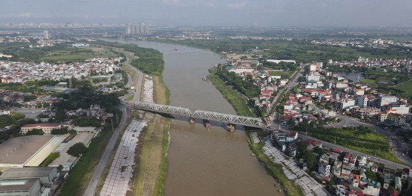 Đường sắt đề nghị Hà Nội hạn chế phương tiện đường bộ qua cầu Đuống. (Ảnh: PV/Vietnam+)