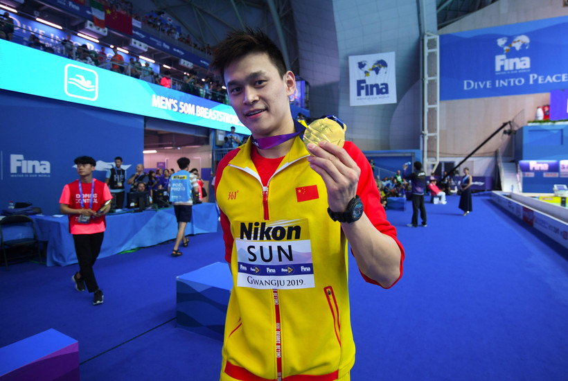Vận động viên bơi lội Trung Quốc Sun Yang giành huy chương vàng nội dung bơi tự do 200m nam tại Giải vô địch bơi lội thế giới 2019 ở Gwangju, Hàn Quốc, ngày 23/7/2019. (Ảnh: AFP/TTXVN)