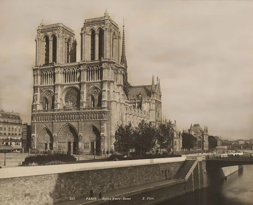 Ảnh chụp Nhà thờ Đức Bà Paris vào những năm 1920. (Nguồn: National Geographic)