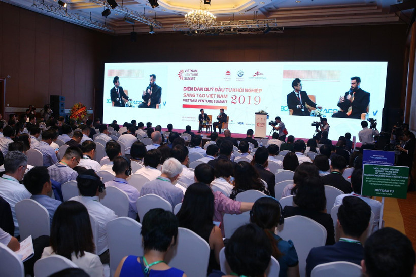Vietnam Venture Summit quy tụ những tên tuổi lớn như Softbank Vision Fund; Sequoia, SK, Temasek, Insignia, Golden Gate Venture, Hanwha... , là các quỹ hàng đầu đến từ Thung lũng Silicon, Nhật Bản, Singapore, Hàn Quốc. (Ảnh: Danh Lam - TTXVN)