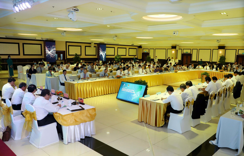 Tọa đàm giữa Đoàn Đại sứ, Tổng Lãnh sự Việt Nam tại nước ngoài nhiệm kỳ 2020-2023 với lãnh đạo các địa phương khu vực phía Nam. (Ảnh: Huyền Trang-TTXVN)