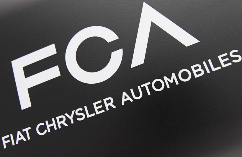 Biểu tượng Tập đoàn sản xuất ô tô Fiat Chrysler. (Ảnh: AFP/TTXVN)