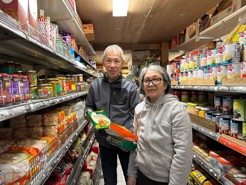 Siêu thị Saigon Store của ông bà Du là nơi các lưu học sinh Việt Nam thường xuyên lui tới. (Ảnh: Thu Hà/Vietnam+)