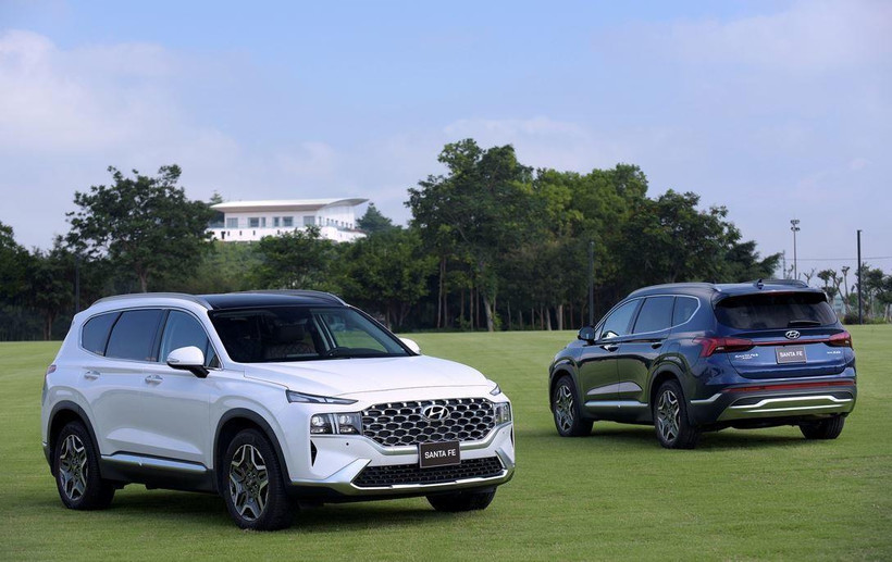 Hyundai SantaFe là một trong những mẫu xe bán chạy đang khan hàng tại thị trường Việt Nam. (Ảnh nguồn: TC Motor-Huyndai)
