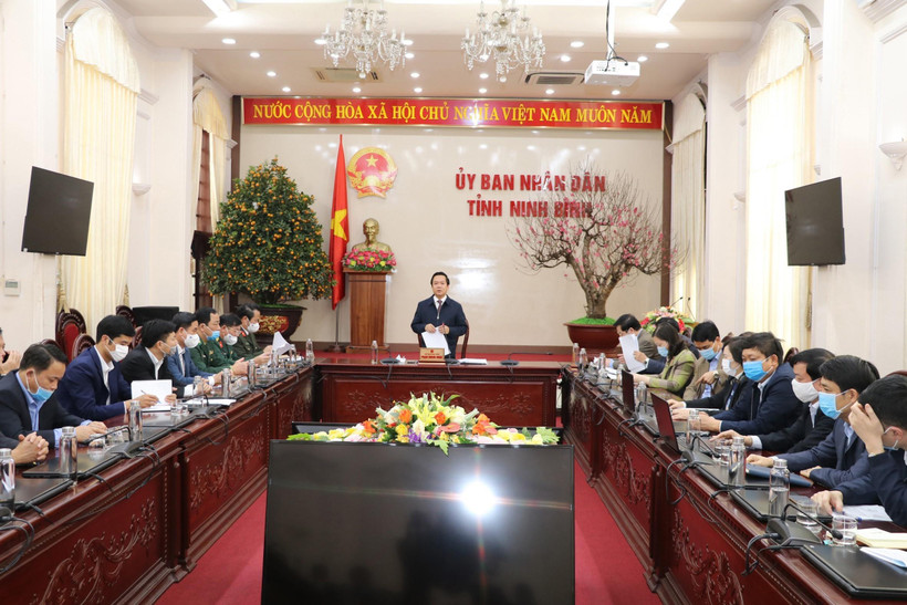 Ông Phạm Quang Ngọc, Chủ tịch UBND tỉnh Ninh Bình, Trưởng Ban chỉ đạo chủ trì cuộc họp. (Ảnh: Đức Phương/TTXVN)