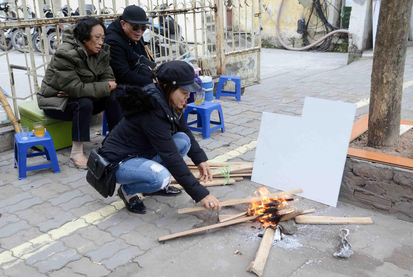 Người dân tại Hà Nội. (Ảnh: Quang QuyếtTTXVN)