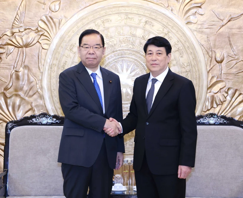 Thường trực Ban Bí thư tiếp Chủ tịch Đảng Cộng sản Nhật Bản Shii Kazuo. (Ảnh: Phương Hoa/TTXVN)