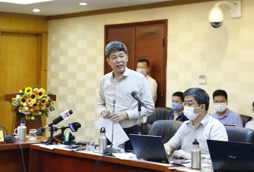 Ông Mai Văn Phấn, Phó Tổng cục trưởng Tổng cục Quản lý đất đai trả lời câu hỏi của phóng viên. (Ảnh: PV/Vietnam+)