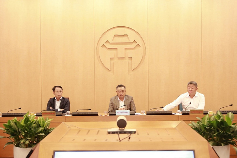 Ủy viên Trung ương Đảng, Phó Bí thư Thành ủy, Chủ tịch UBND thành phố Hà Nội Trần Sỹ Thanh chủ trì cuộc họp. (Ảnh: Cổng thông tin điện tử thành phố Hà Nội)