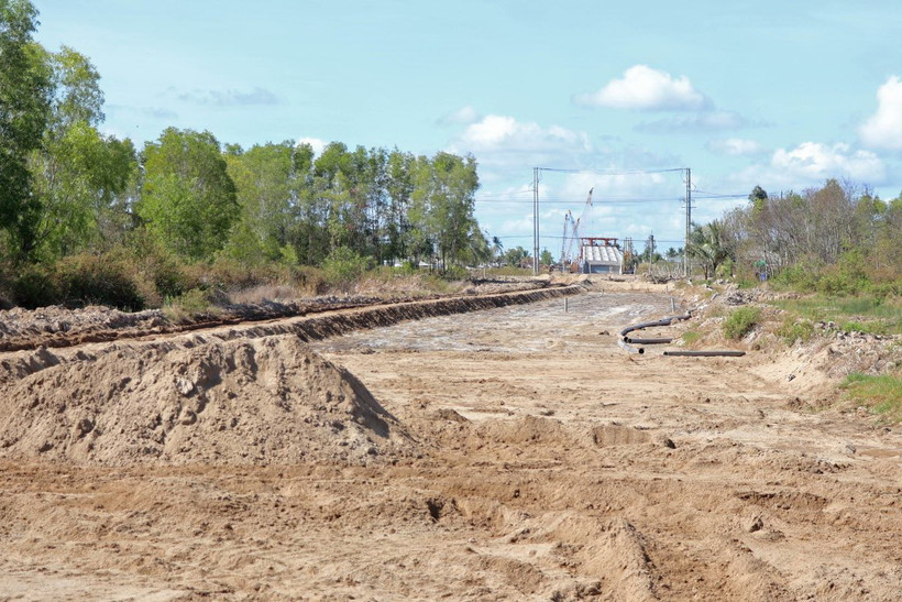 Hiện trạng tuyến nối dài cao tốc từ tuyến Xuyên Á tới điểm cuối là tuyến tránh Quốc lộ 1 hiện hữu. (Ảnh: Huỳnh Anh/TTXVN)