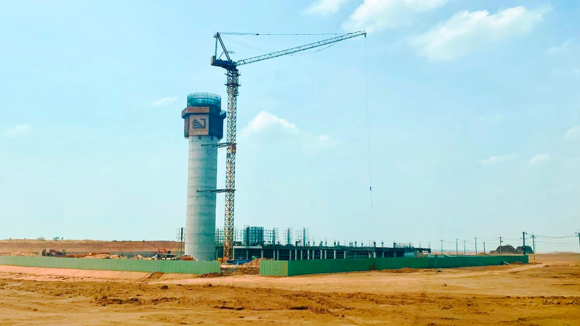 Hạng mục Đài kiểm soát không lưu Sân bay Quốc tế Long Thành đang được chủ đầu tư và nhà thầu gấp rút thi công. (Ảnh: PV/Vietnam+)