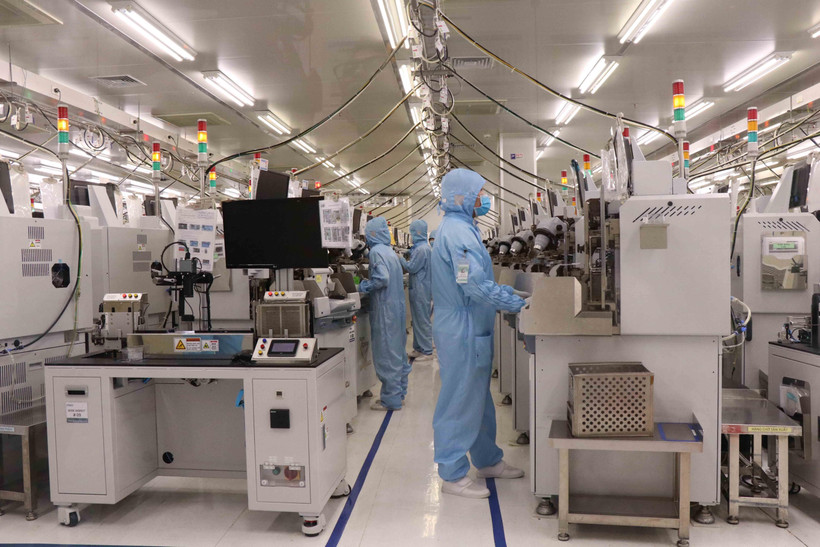 Công nhân sản xuất tại Công ty TNHH ITM Việt Nam, khu công nghiệp VSIP, thị xã Từ Sơn, tỉnh Bắc Ninh. (Ảnh: Thái Hùng/TTXVN)