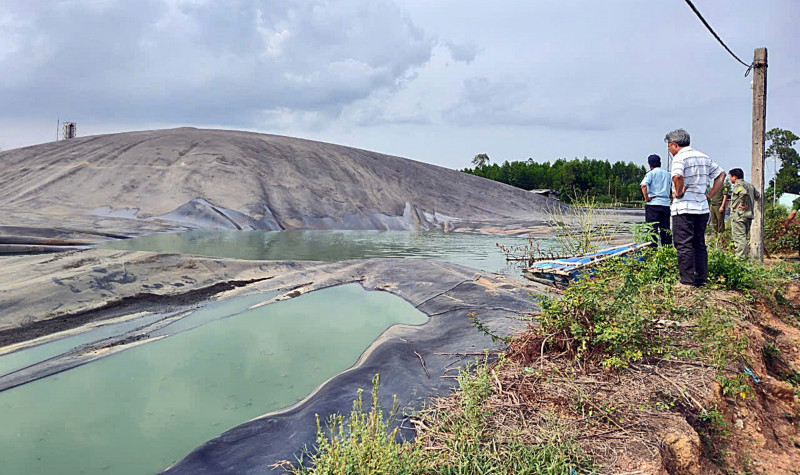 Khu vực hồ chứa biogas nơi 2 người tử vong. (Nguồn: Báo Công an Nhân dân)