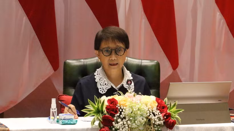 Ngoại trưởng Indonesia Retno Marsudi phát biểu tại họp báo về nỗ lực của Chủ tịch ASEAN Indonesia 2023 nhằm giải quyết vấn đề Myanmar. (Ảnh: Hữu Chiến/TTXVN)
