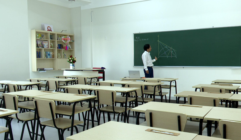 Dịch COVID-19 khiến nhiều trường học chuyển sang hình thức dạy và học trực tuyến. (Ảnh: Văn Tý/TTXVN)