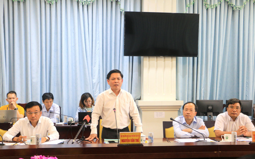 Bộ trưởng Bộ Giao thông Vận tải Nguyễn Văn Thể phát biểu tại buổi làm việc. (Ảnh: Lê Thúy Hằng/TTXVN)